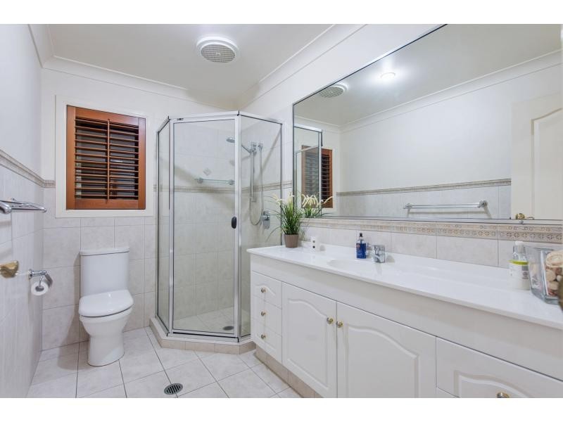 15 Midhurst Court, Arundel QLD 4214