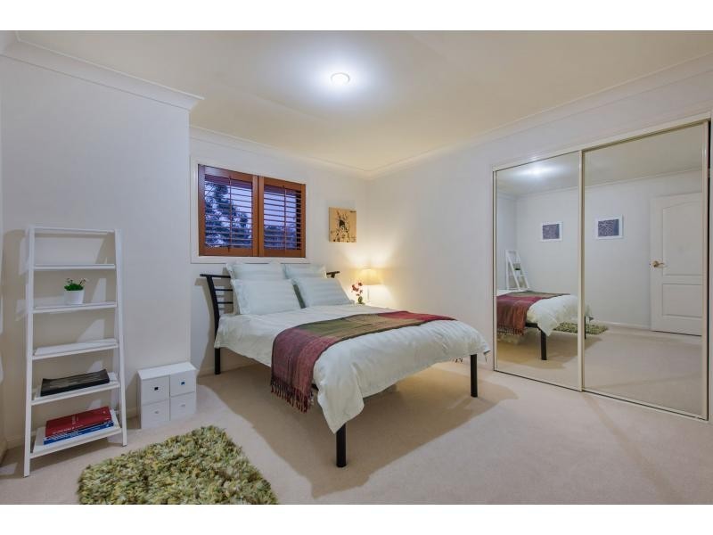 15 Midhurst Court, Arundel QLD 4214