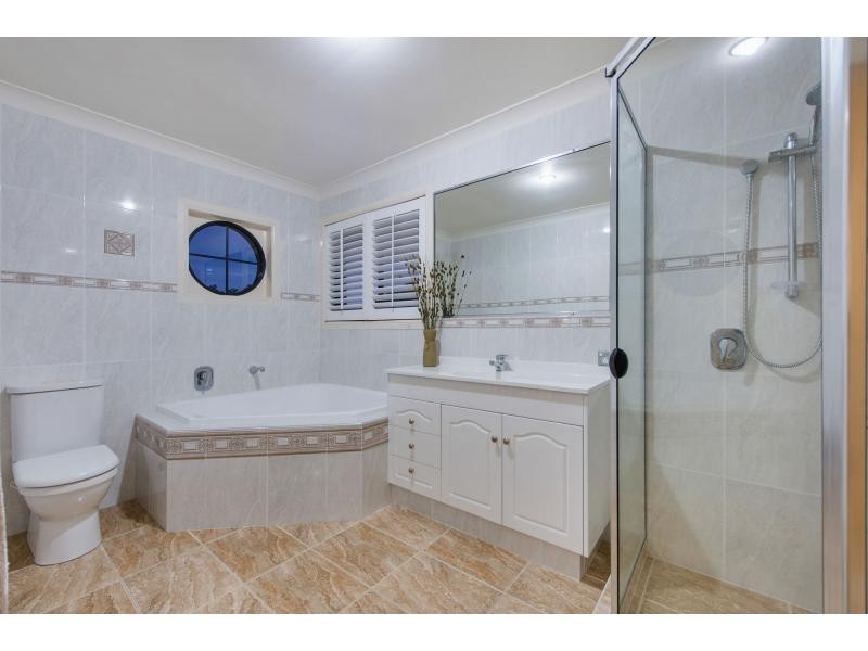 15 Midhurst Court, Arundel QLD 4214