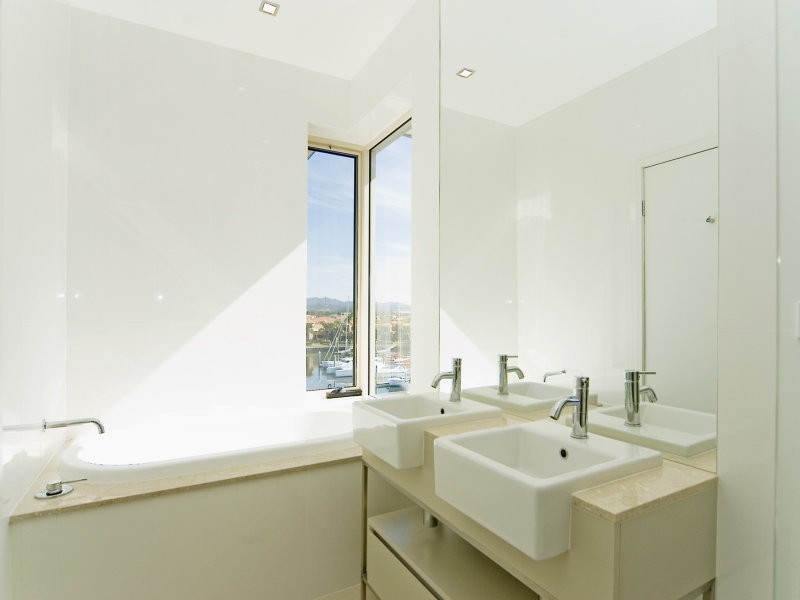 Hope Island QLD 4212