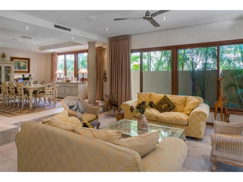 2580 Gracemere Circuit North, Hope Island QLD 4212