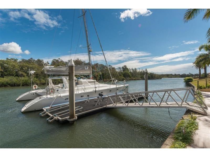 2580 Gracemere Circuit North, Hope Island QLD 4212