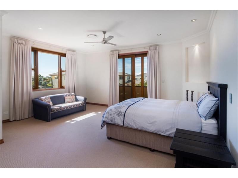 2580 Gracemere Circuit North, Hope Island QLD 4212