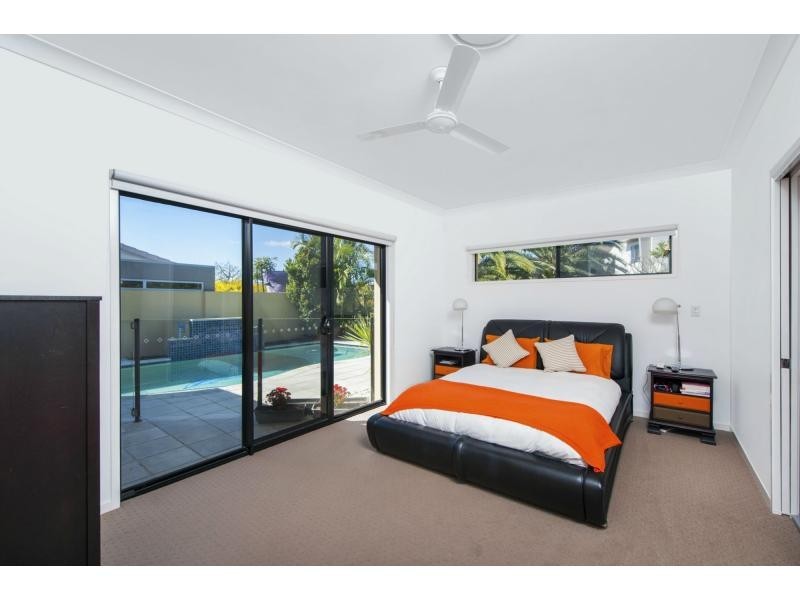 2560 Cressbrook Drive, Hope Island QLD 4212