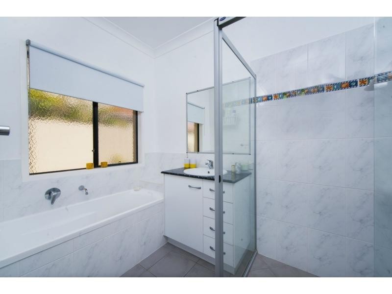 2560 Cressbrook Drive, Hope Island QLD 4212