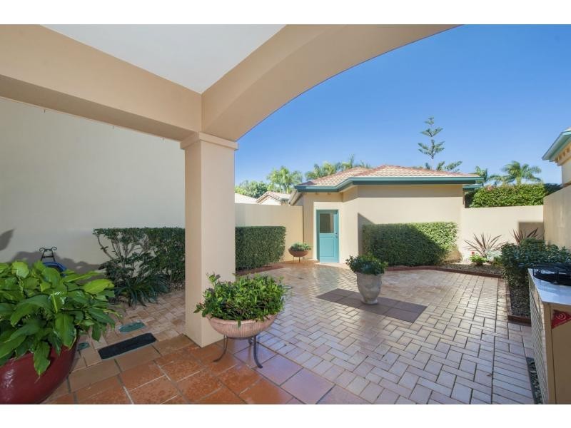 3274 Palladian Drive, Hope Island QLD 4212