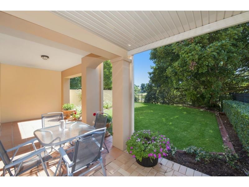 3274 Palladian Drive, Hope Island QLD 4212