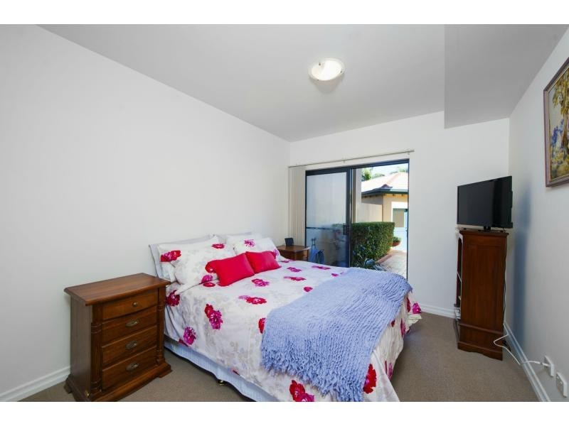 3274 Palladian Drive, Hope Island QLD 4212