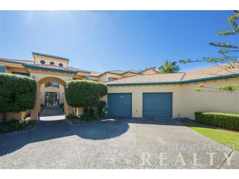 3274 Palladian Drive, Hope Island QLD 4212