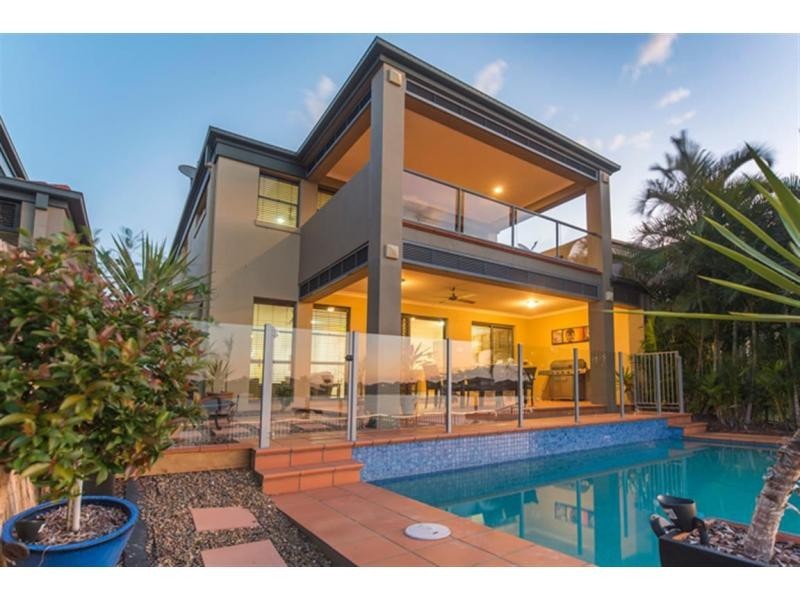 516 Oyster Cove Promenade, Helensvale QLD 4212