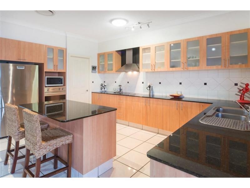 516 Oyster Cove Promenade, Helensvale QLD 4212