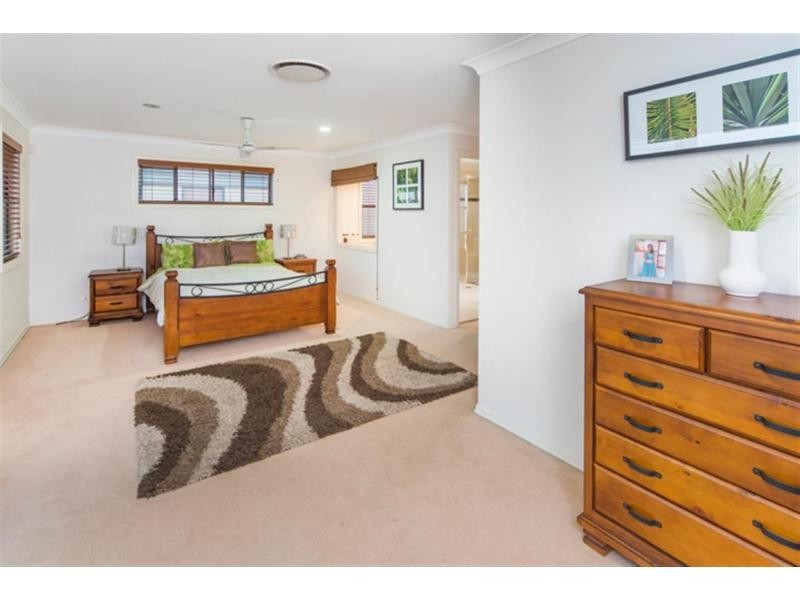 516 Oyster Cove Promenade, Helensvale QLD 4212