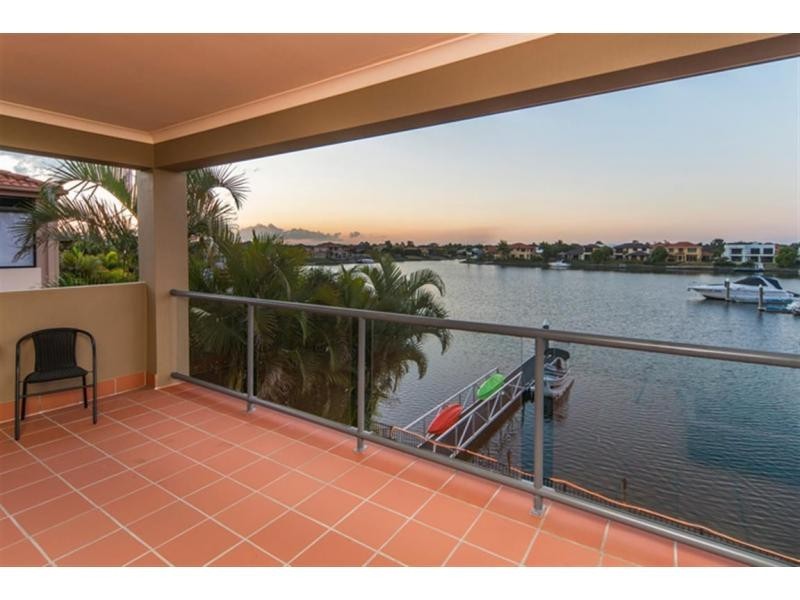 516 Oyster Cove Promenade, Helensvale QLD 4212