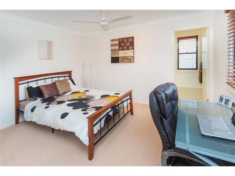 516 Oyster Cove Promenade, Helensvale QLD 4212