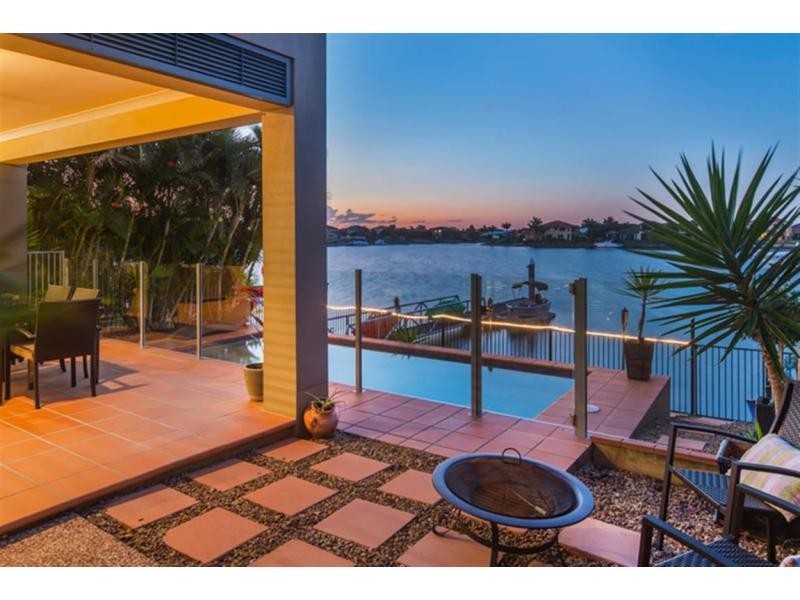 516 Oyster Cove Promenade, Helensvale QLD 4212