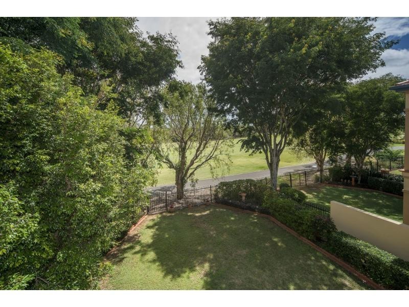 3205 Palladian Drive, Hope Island QLD 4212