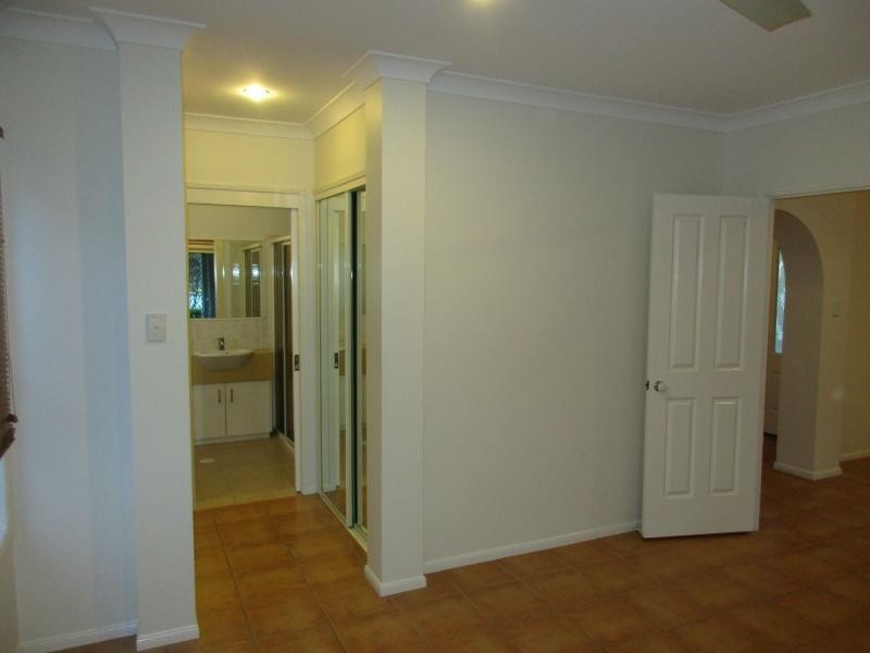 Hope Island QLD 4212