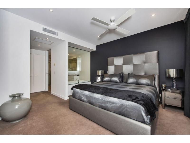 2304/1 Marina Promenade, Paradise Point QLD 4216