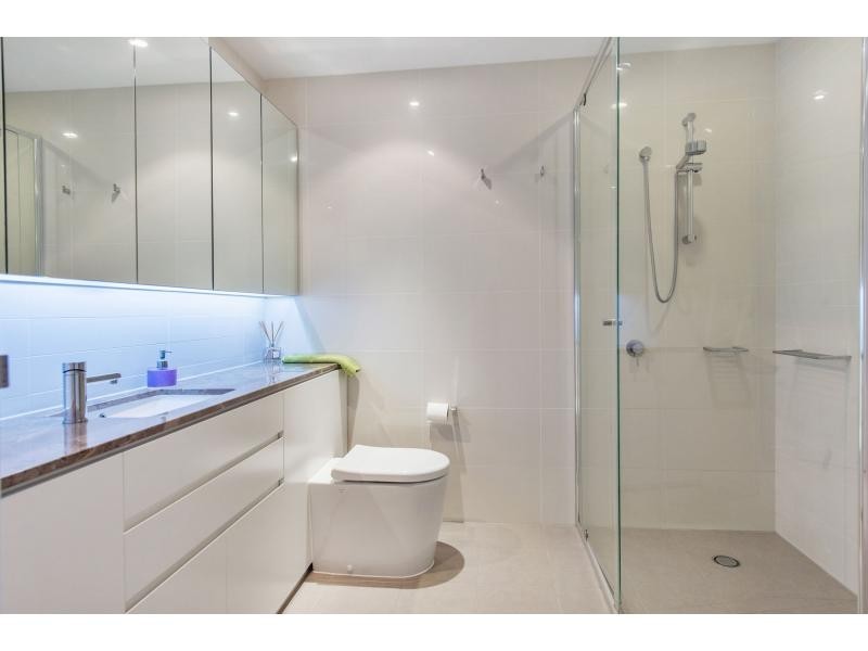 2304/1 Marina Promenade, Paradise Point QLD 4216