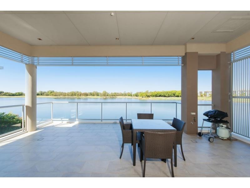 6085 Lugano Drive, Hope Island QLD 4212