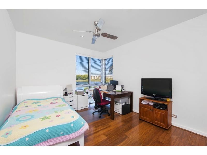 6085 Lugano Drive, Hope Island QLD 4212