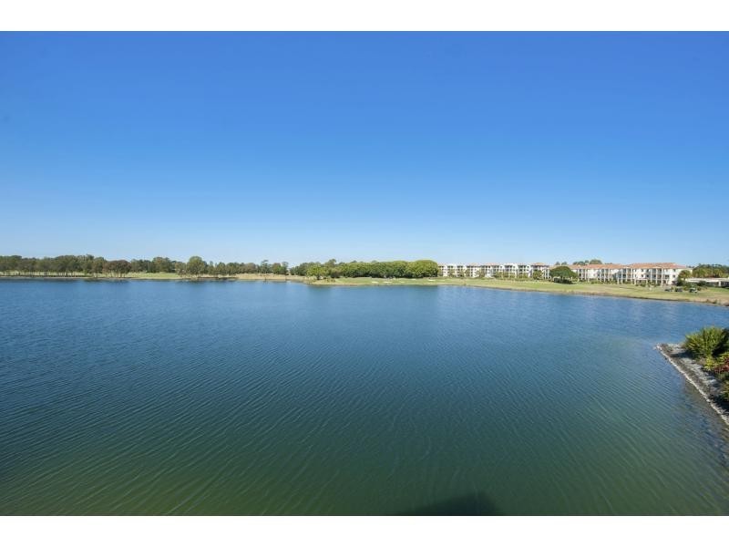 6085 Lugano Drive, Hope Island QLD 4212