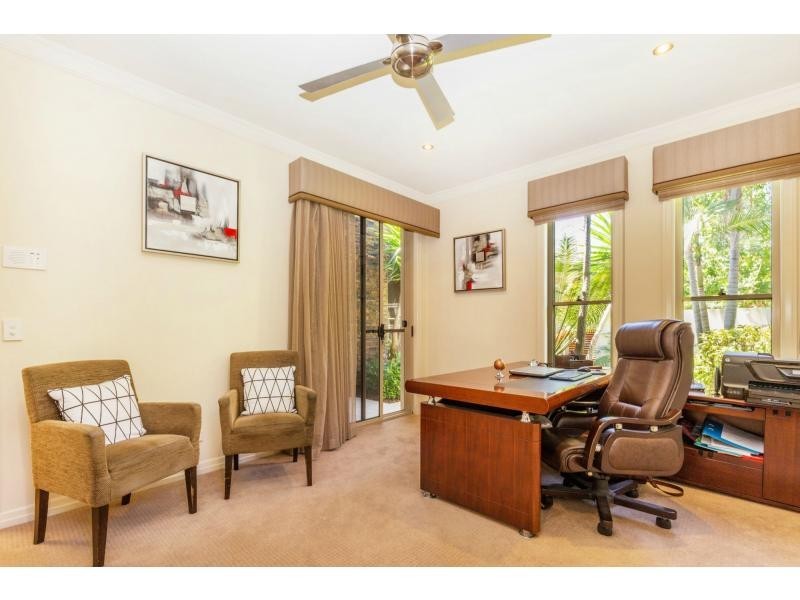 2124 The Circle, Hope Island QLD 4212