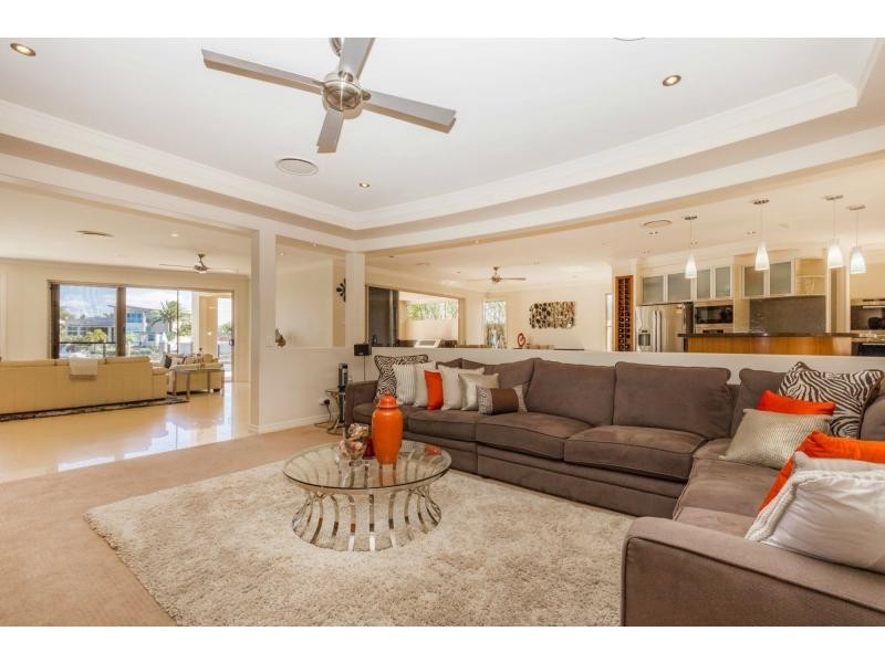 2124 The Circle, Hope Island QLD 4212