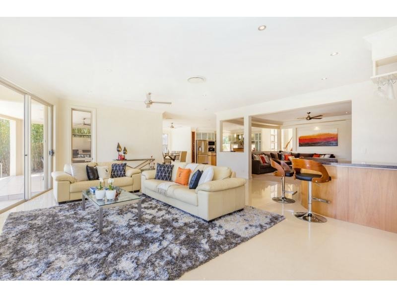 2124 The Circle, Hope Island QLD 4212