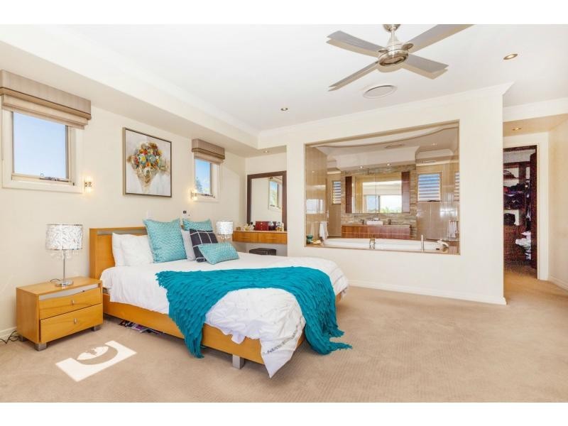 2124 The Circle, Hope Island QLD 4212