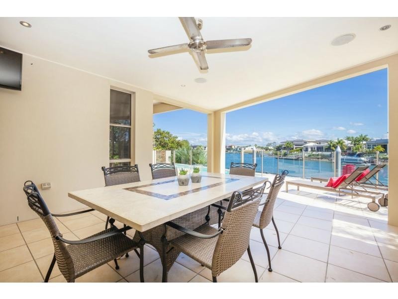 2124 The Circle, Hope Island QLD 4212