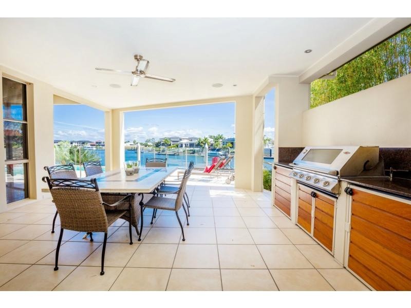 2124 The Circle, Hope Island QLD 4212