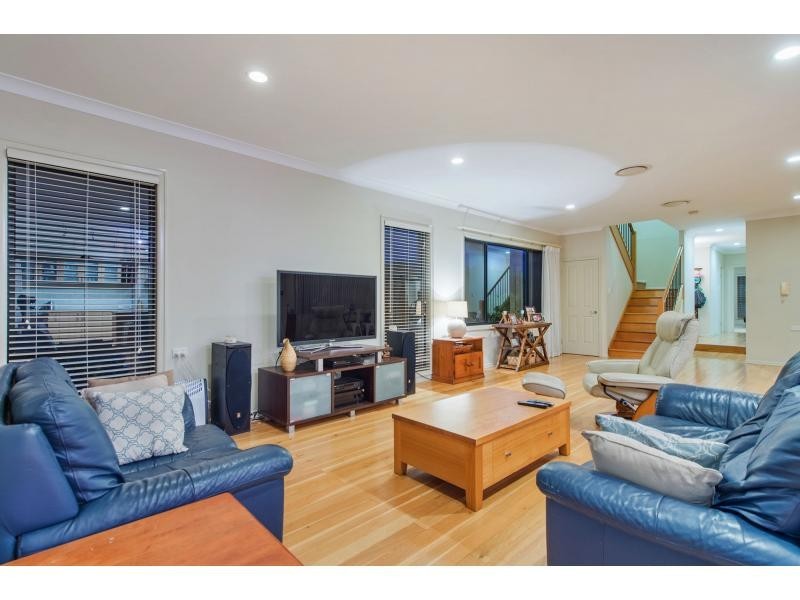 525 Oyster Cove Promenade, Helensvale QLD 4212