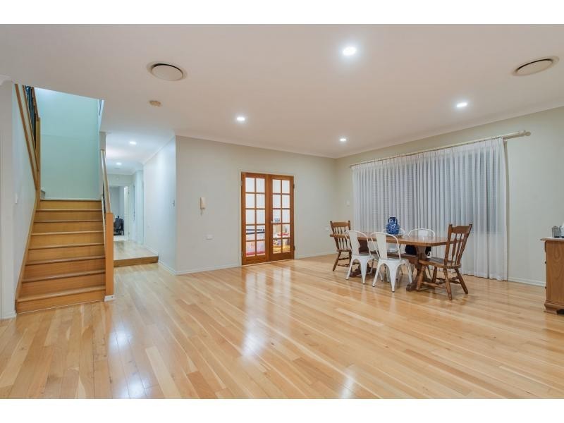 525 Oyster Cove Promenade, Helensvale QLD 4212