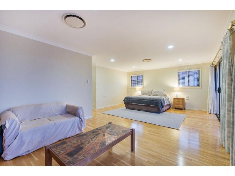 525 Oyster Cove Promenade, Helensvale QLD 4212