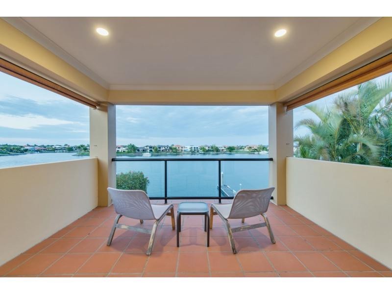 525 Oyster Cove Promenade, Helensvale QLD 4212