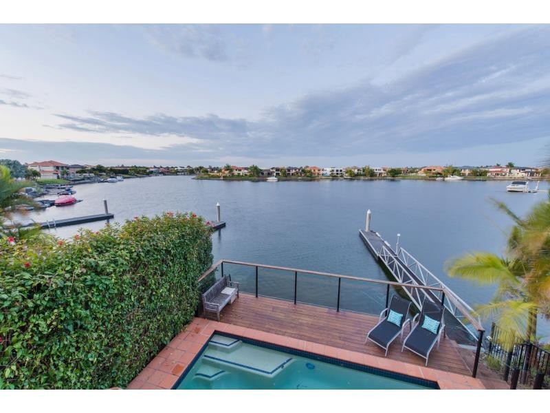 525 Oyster Cove Promenade, Helensvale QLD 4212
