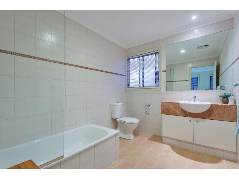 525 Oyster Cove Promenade, Helensvale QLD 4212