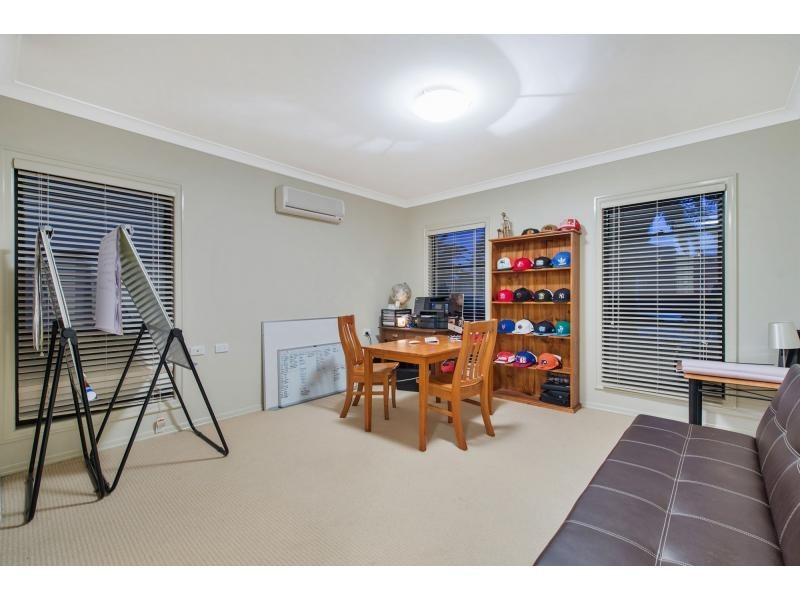 525 Oyster Cove Promenade, Helensvale QLD 4212