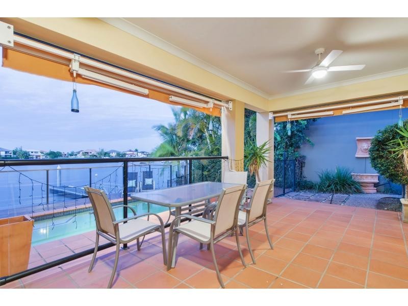 525 Oyster Cove Promenade, Helensvale QLD 4212