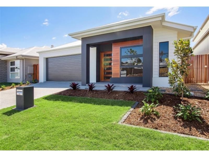 6 Beacon Lane, Hope Island QLD 4212