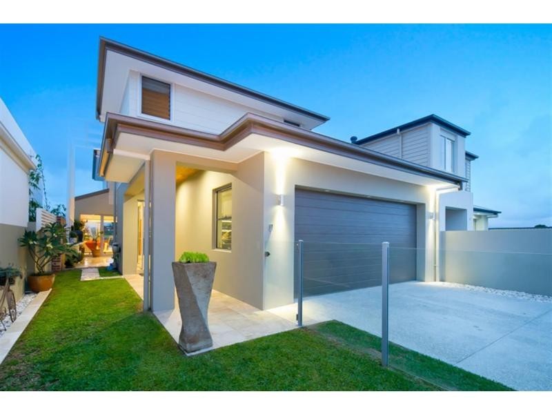 60 Harbour Rise, Hope Island QLD 4212