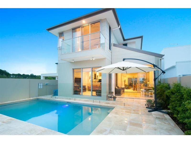 60 Harbour Rise, Hope Island QLD 4212