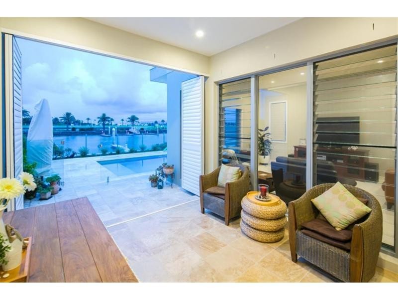 60 Harbour Rise, Hope Island QLD 4212