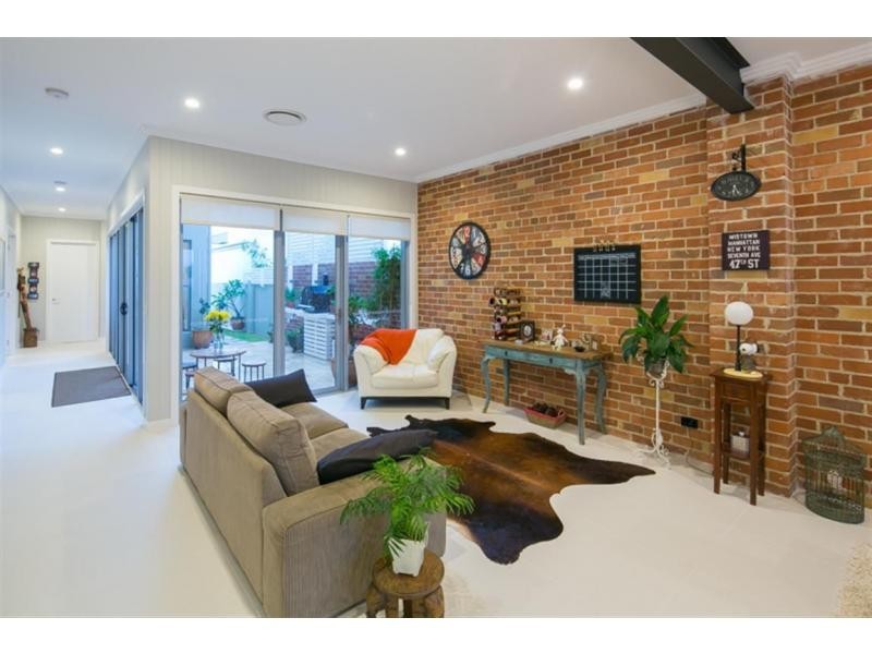 60 Harbour Rise, Hope Island QLD 4212