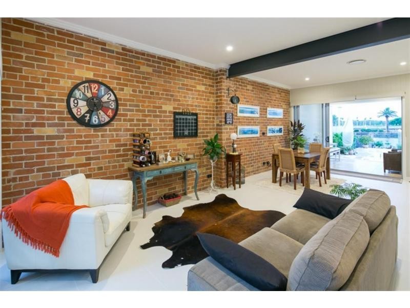 60 Harbour Rise, Hope Island QLD 4212