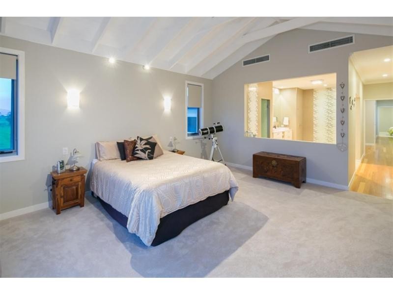 60 Harbour Rise, Hope Island QLD 4212