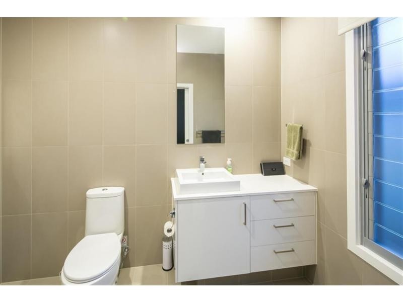 60 Harbour Rise, Hope Island QLD 4212