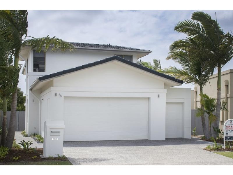 6129 Bolsena Circuit, Hope Island QLD 4212