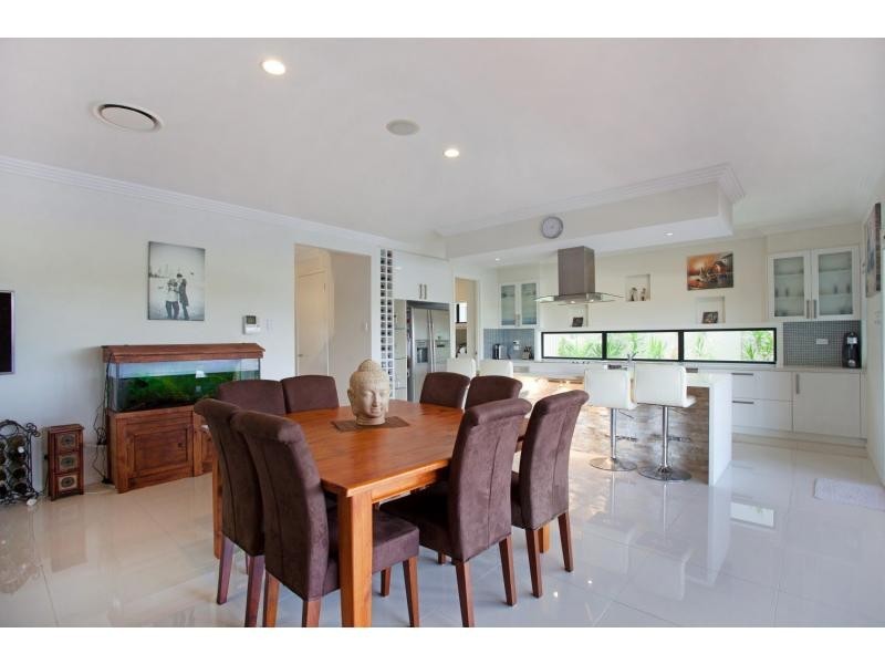 10 Harbourvue Court, Helensvale QLD 4212